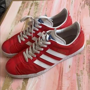 red gazelle addidas